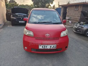 Toyota Porte 1.3 FWD 2007 Red
