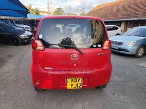 Toyota Porte 1.3 FWD 2007 Red