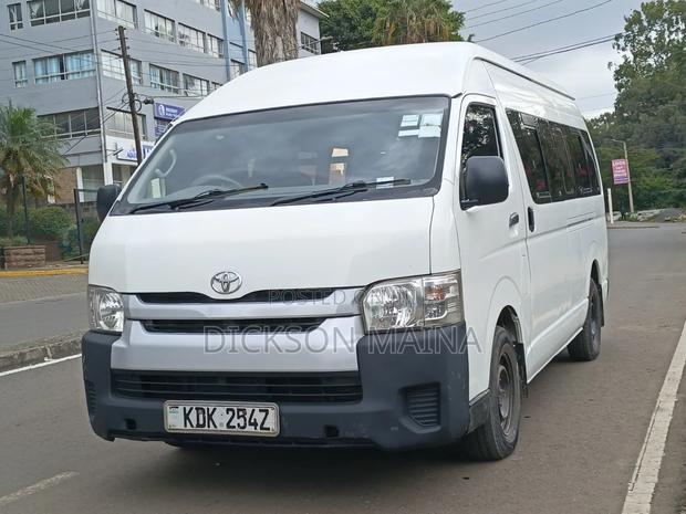 Toyota HiAce 2017 White