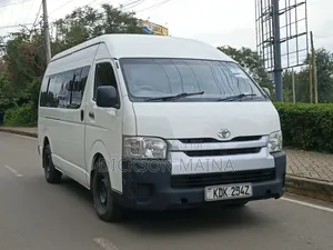 Toyota HiAce 2017 White