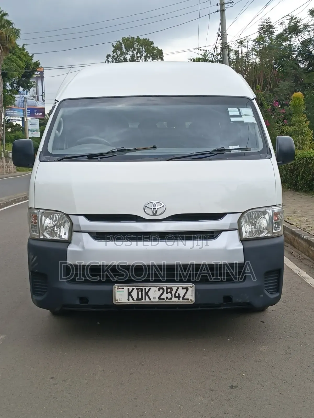 Toyota HiAce 2017 White