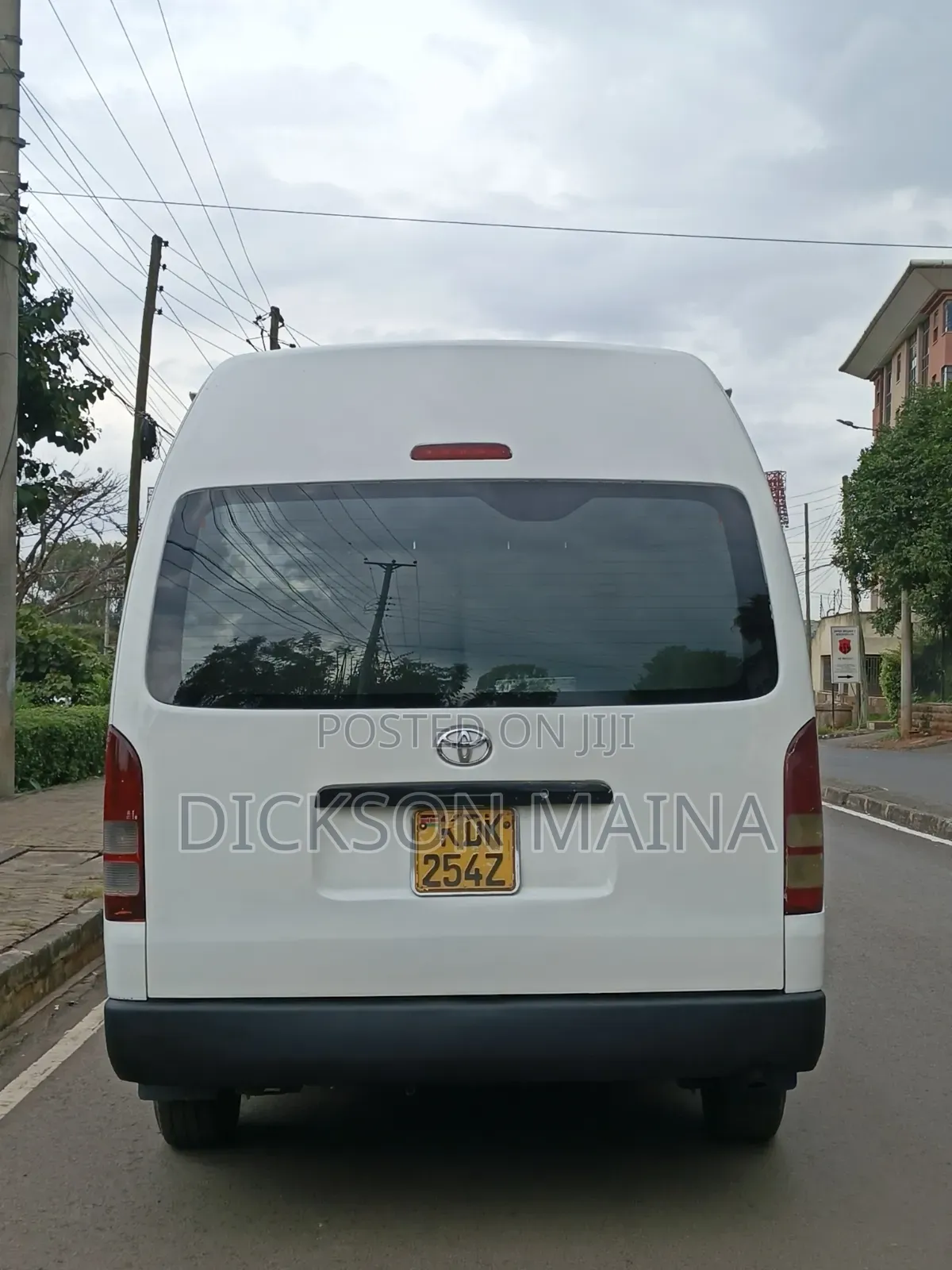 Toyota HiAce 2017 White