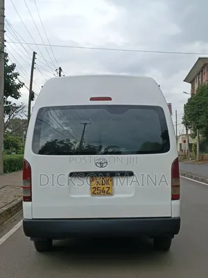Toyota HiAce 2017 White