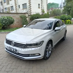 Volkswagen Passat 1.8T R-Line 4dr Sedan (1.8L 4cyl) 2017 White