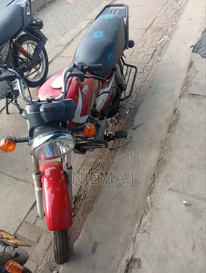 TVS HLX 125 2021 Red
