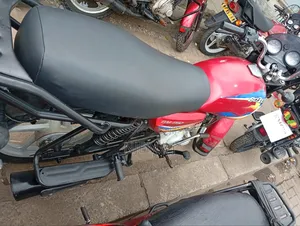 Bajaj Boxer 2025 Red