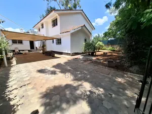 4bdrm House in Kilimani, State House Area for rent