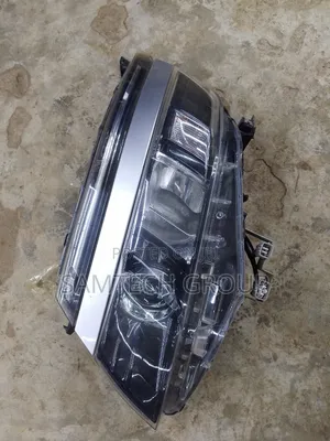 Toyota Voxy 2014 Head Light