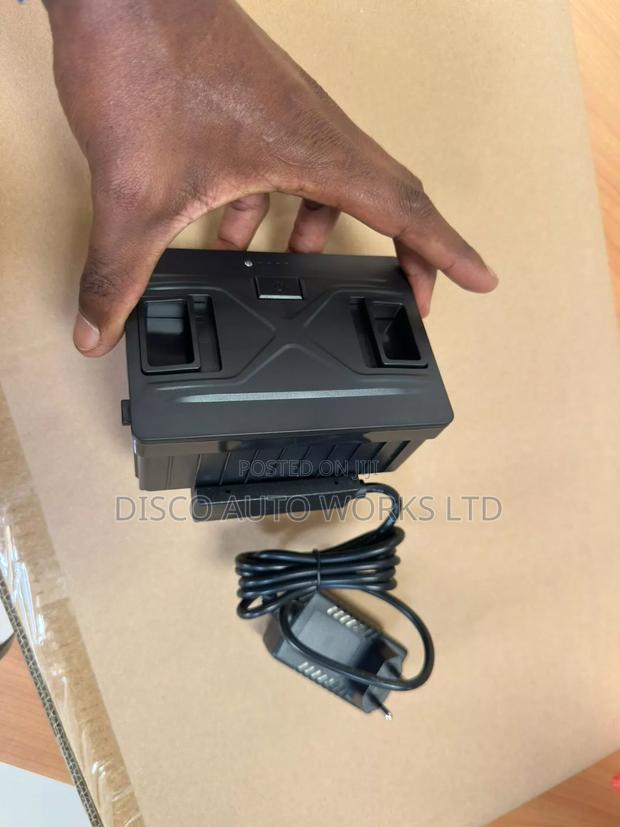 Car Fridge Battery Charger