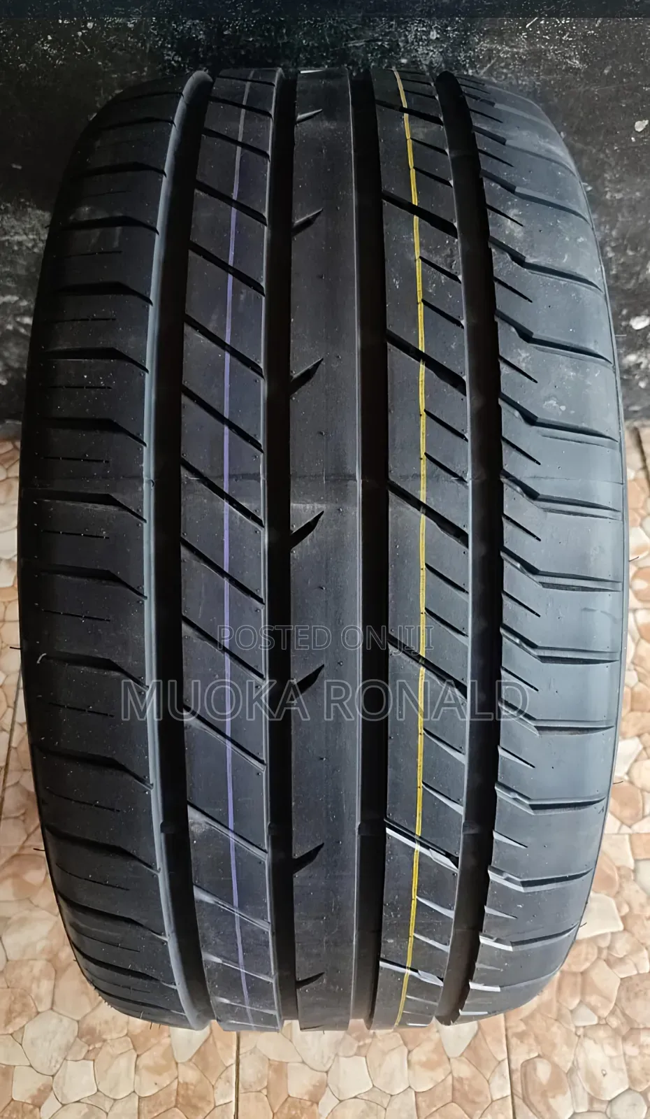 325/35r22 Galaxia Tyre