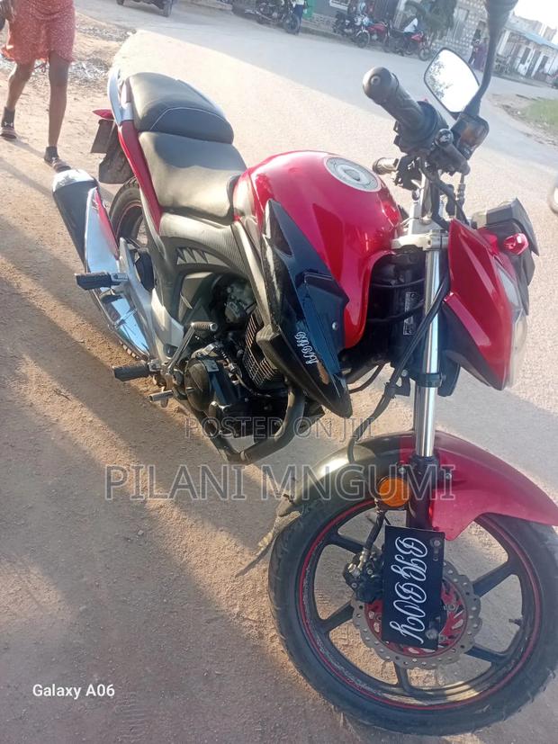 Honda 2015 Red - thumbnail 4