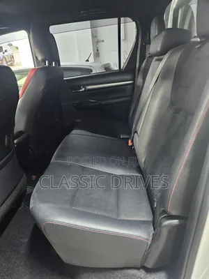 Toyota Hilux 2022 White