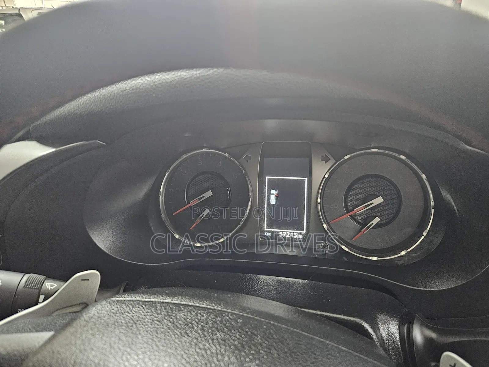 Toyota Hilux 2022 White