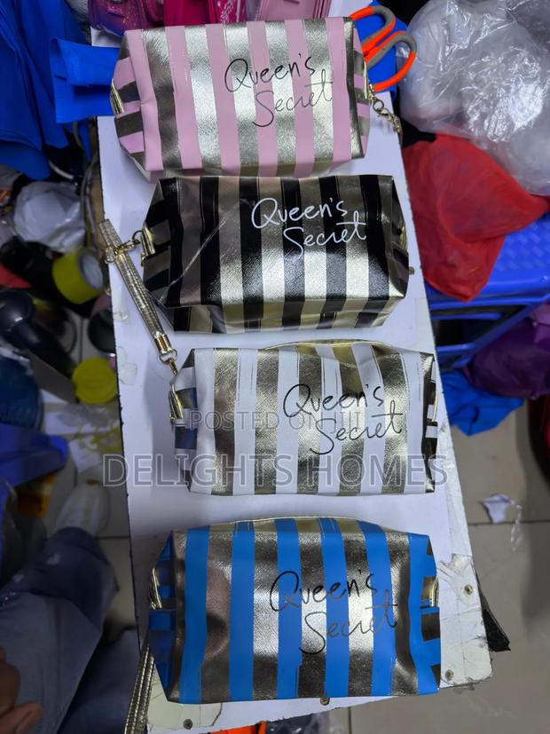 Stylish Striped Makeup Pouches_y