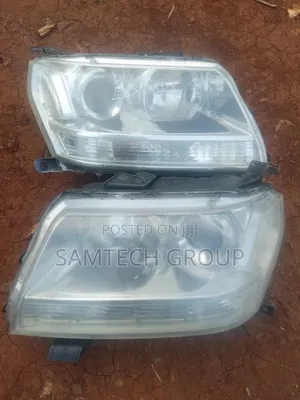 Suzuki Escudo Head Lights