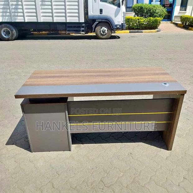 1.6m Advanced Office Desk
