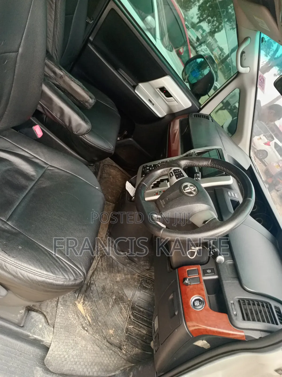 Toyota Noah 2012 White