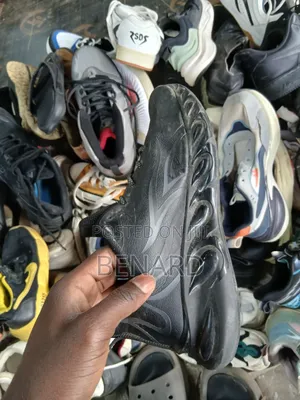 Camera Mtumba Shoes