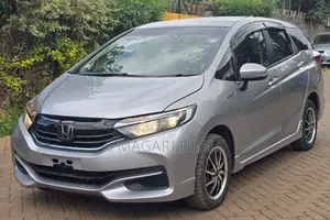 Honda Shuttle 1.5 Hybrid 2WD 2019 Silver