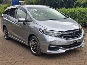 Honda Shuttle 1.5 Hybrid 2WD 2019 Silver