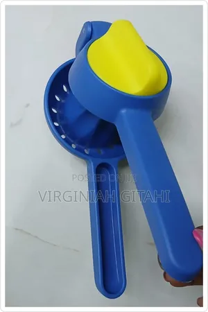 Plastic Hand Press Lemon Squeezer