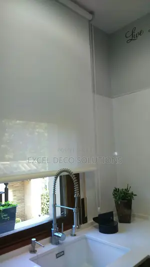 Sunscreen Roller Blinds With Smooth Light Control