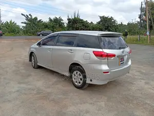 Toyota Wish 2012 Silver