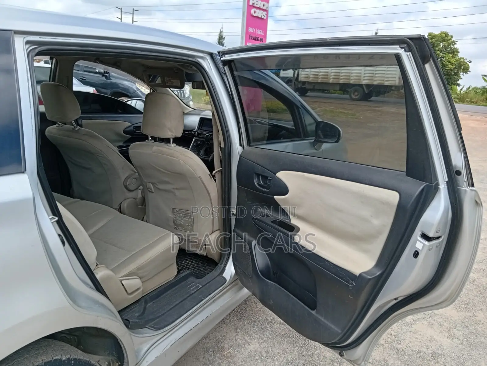 Toyota Wish 2012 Silver