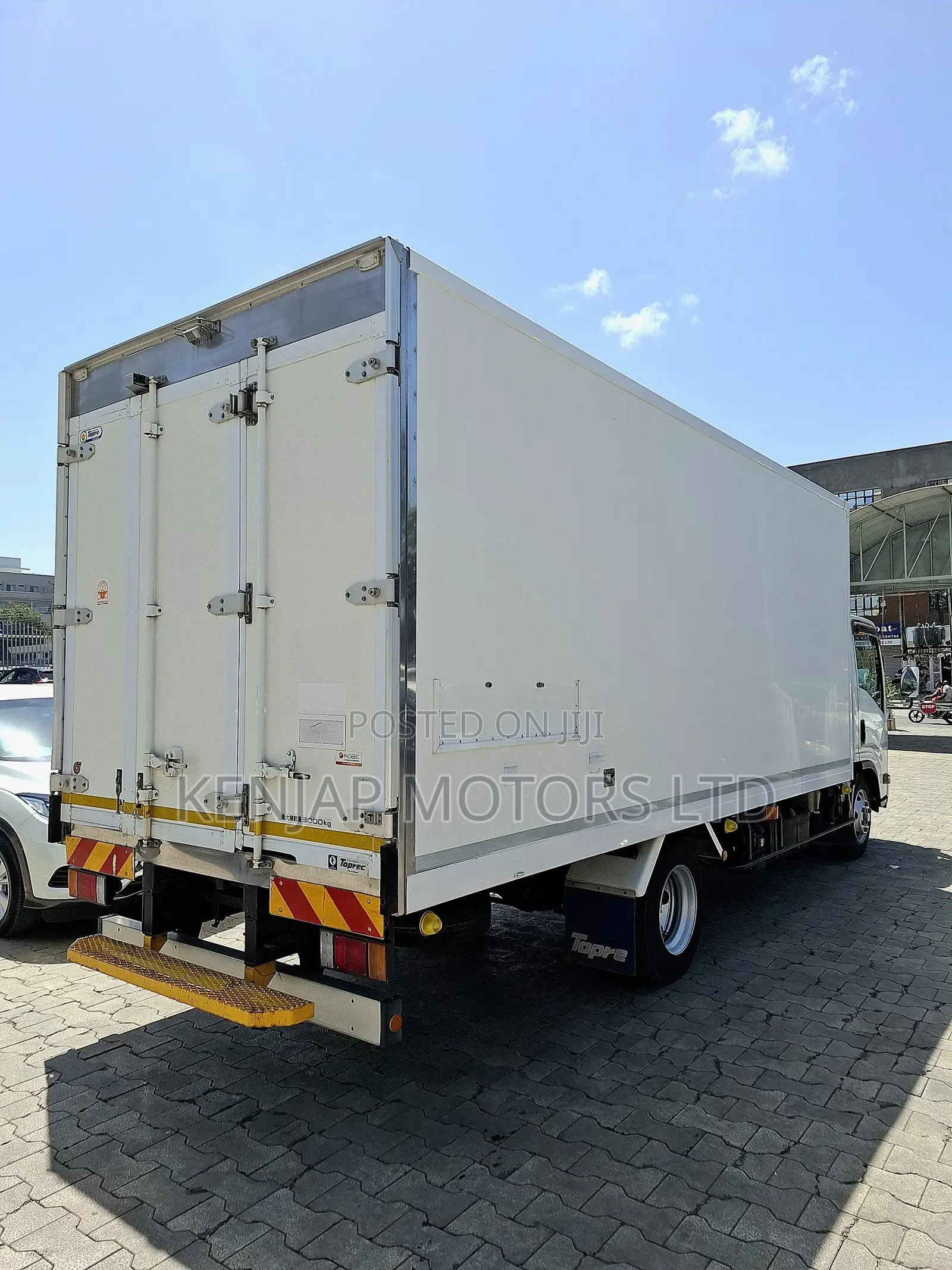 2020 Isuzu Elf Freezer