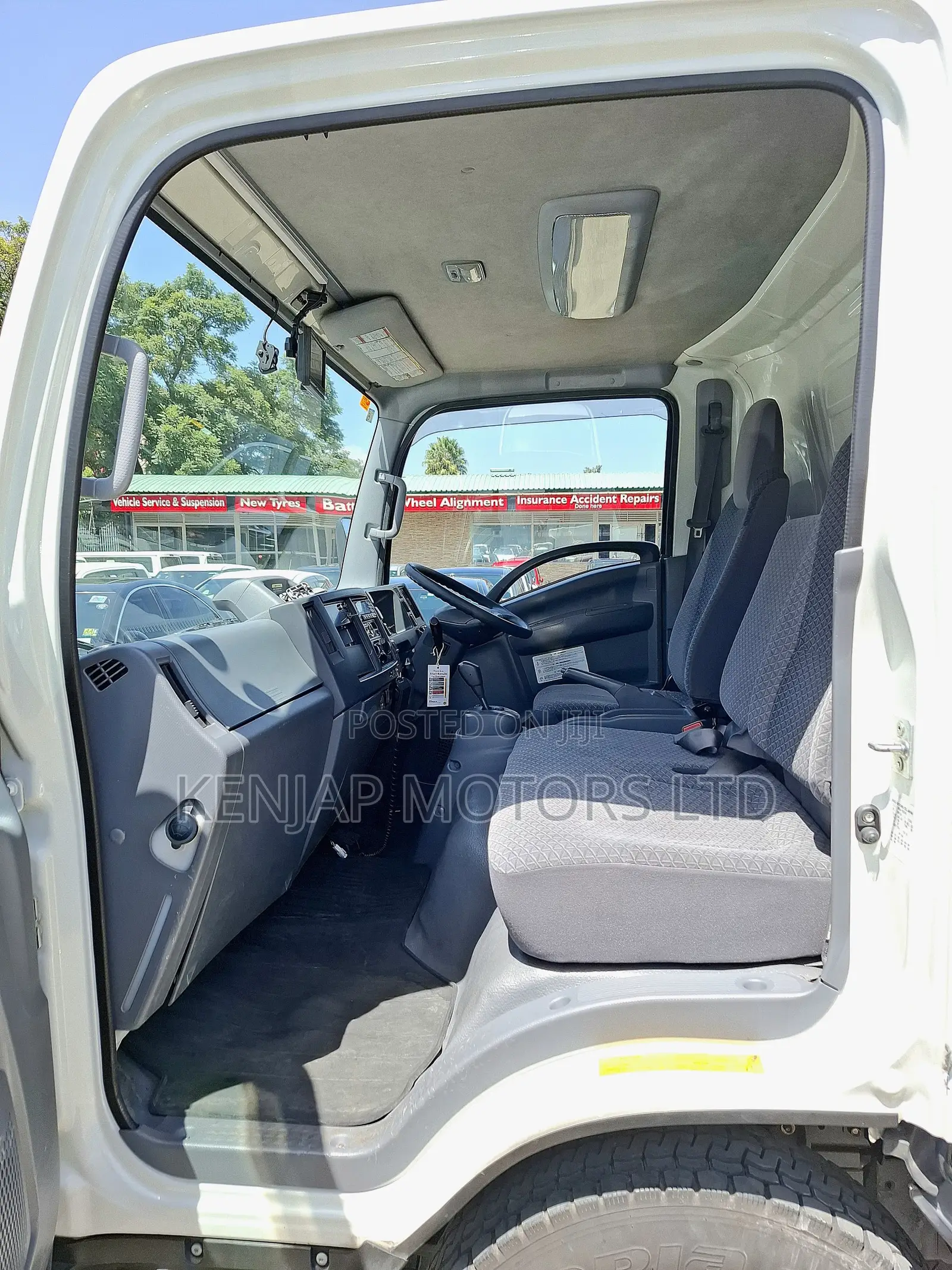2020 Isuzu Elf Freezer