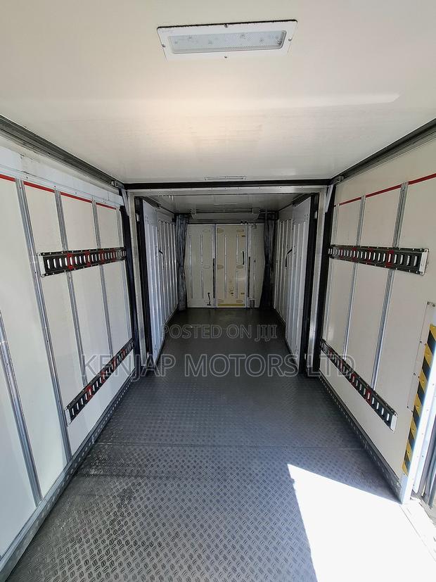 2020 Isuzu Elf Freezer - thumbnail 14