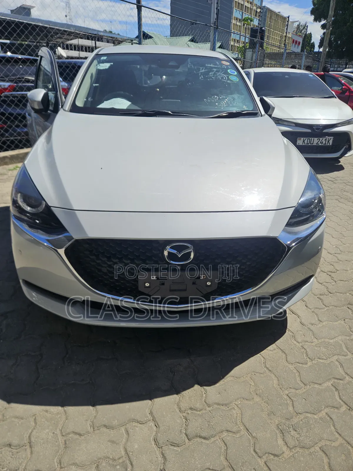 Mazda 2 2021  White 