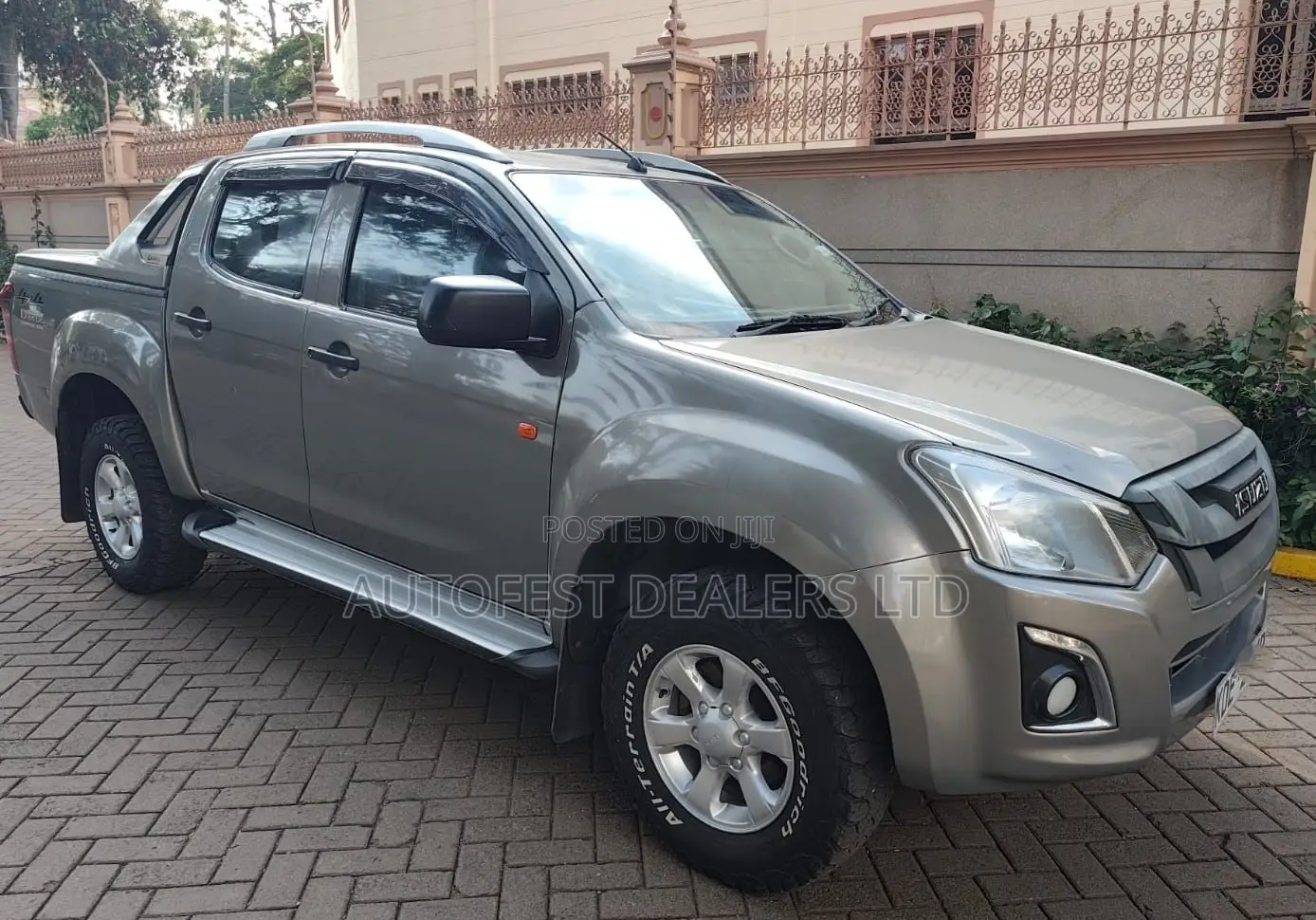Isuzu D-MAX 2021 Gray