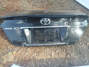Toyota Mark X-Japan Boot