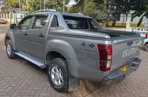 Isuzu D-MAX 2021 Gray