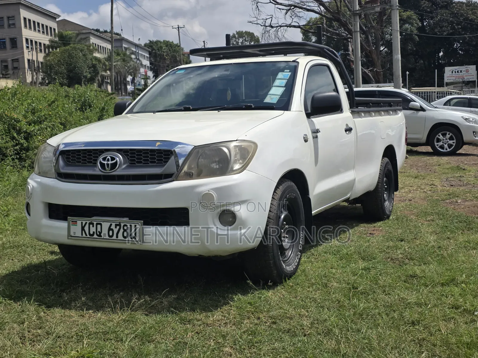 Toyota Hilux 2011 White