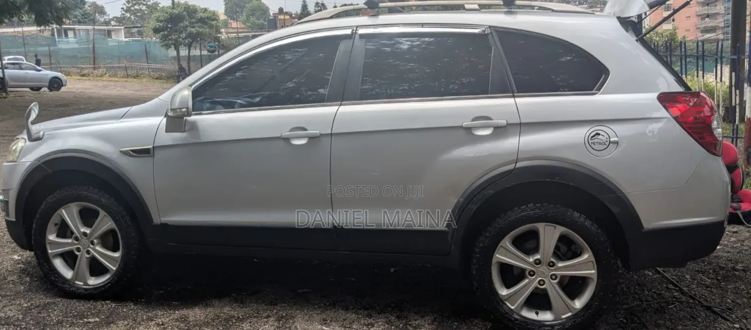 Chevrolet Captiva 2013 Silver