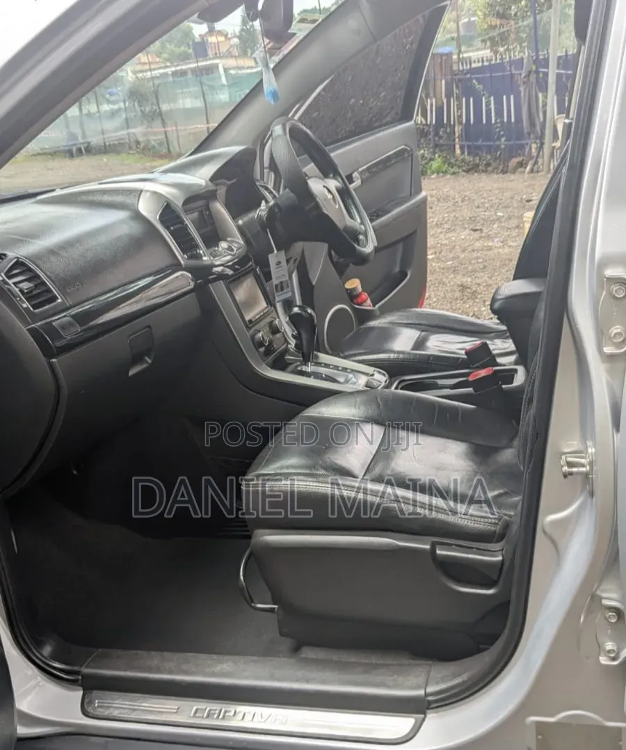 Chevrolet Captiva 2013 Silver