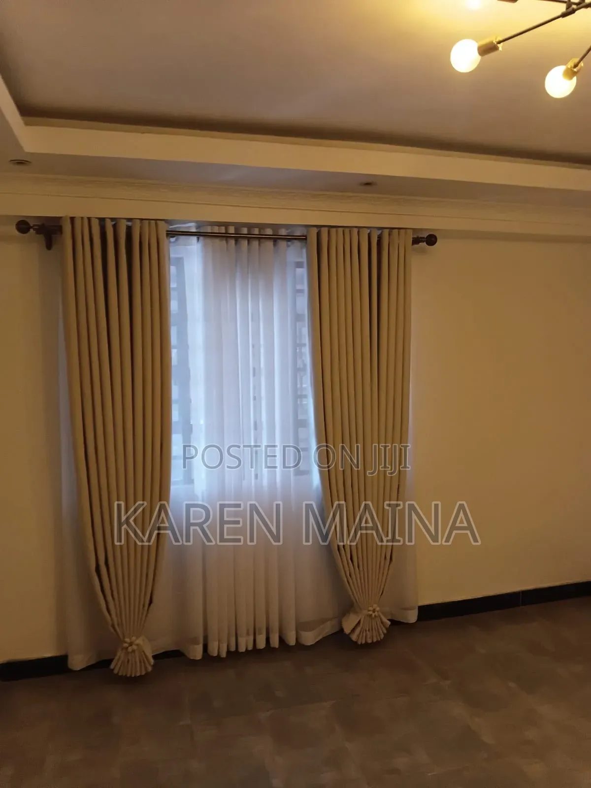Stylish Modern Curtains And Office Blind