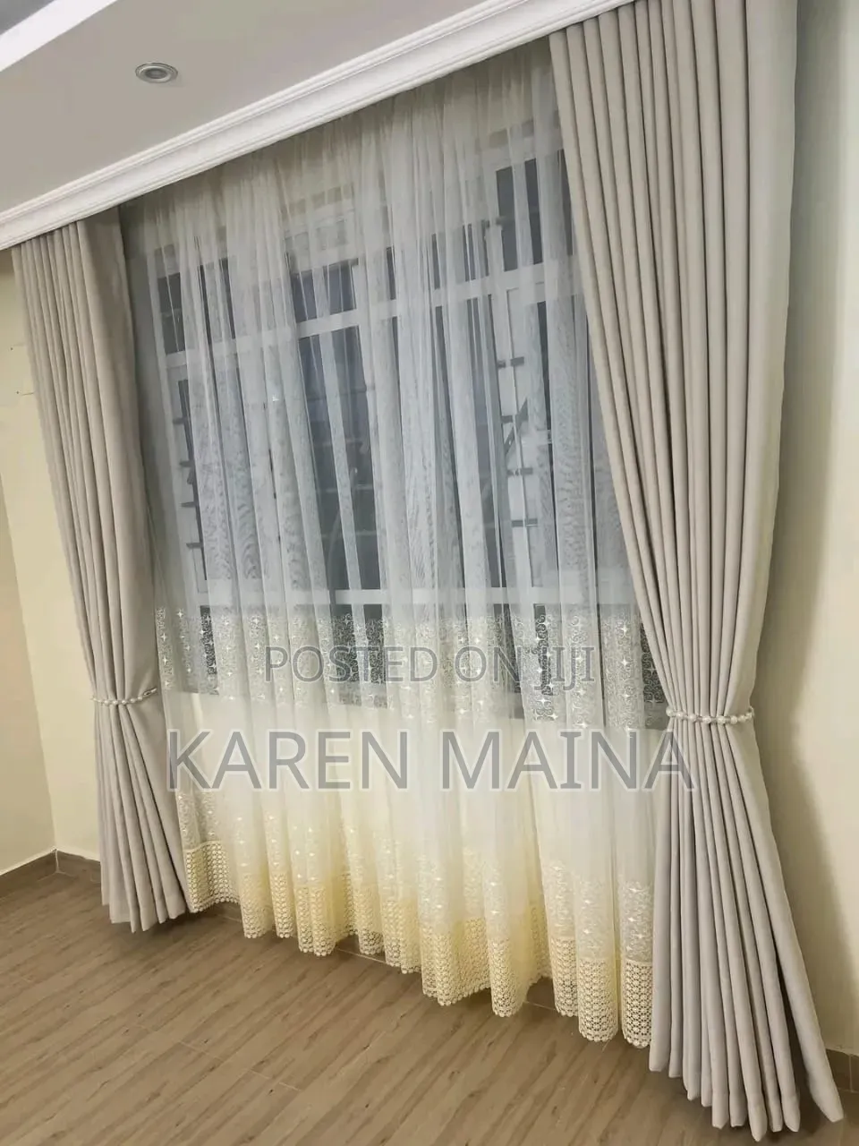 Stylish Modern Curtains And Office Blind