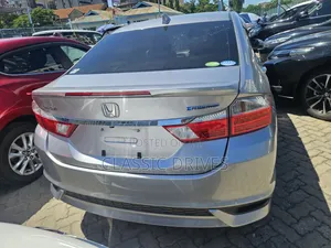 Honda Grace 2019 Silver