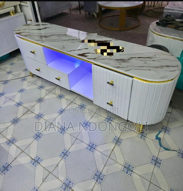 *5.5fts Tv Stand