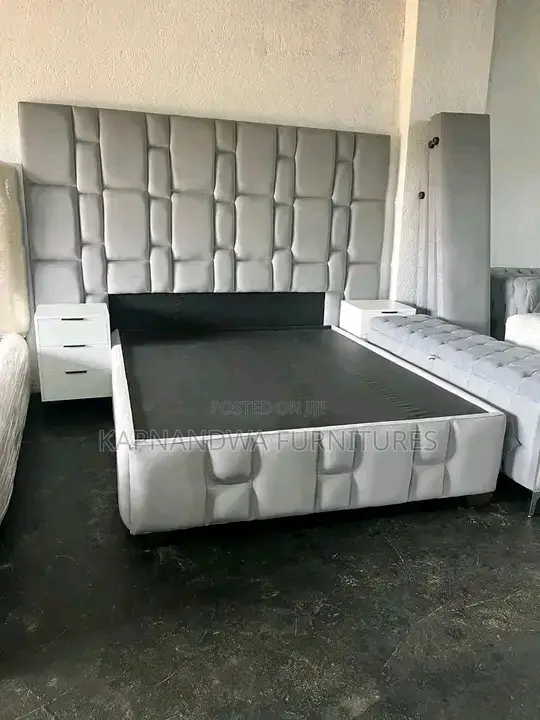 Modern White 5*6 Chestar Bed