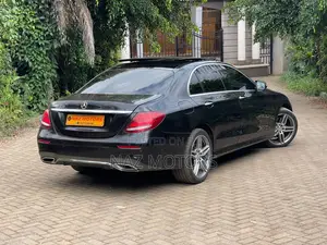 Mercedes-Benz E200 2017 Black