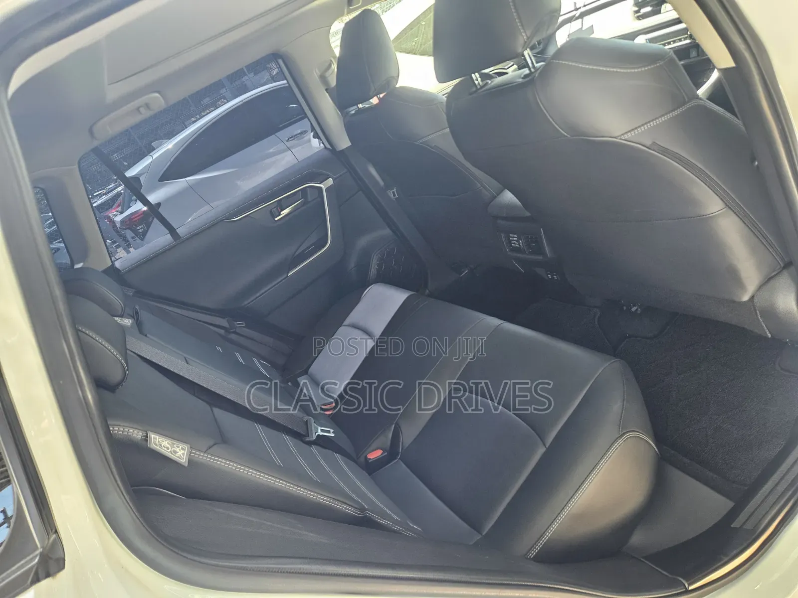 Toyota RAV4 2019 White