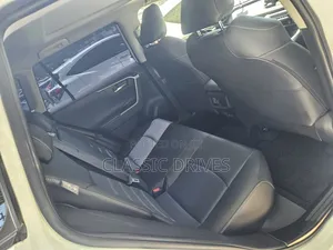 Toyota RAV4 2019 White