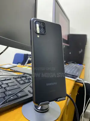 Samsung Galaxy A12 32 GB Black
