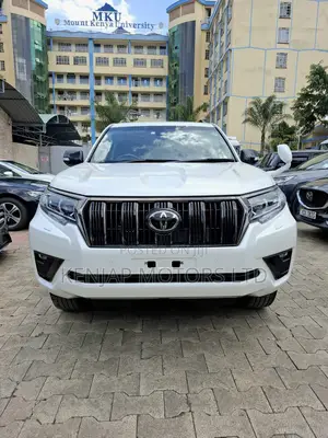 Toyota Land Cruiser Prado 2.8 2021 Pearl