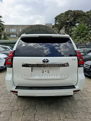 Toyota Land Cruiser Prado 2.8 2021 Pearl