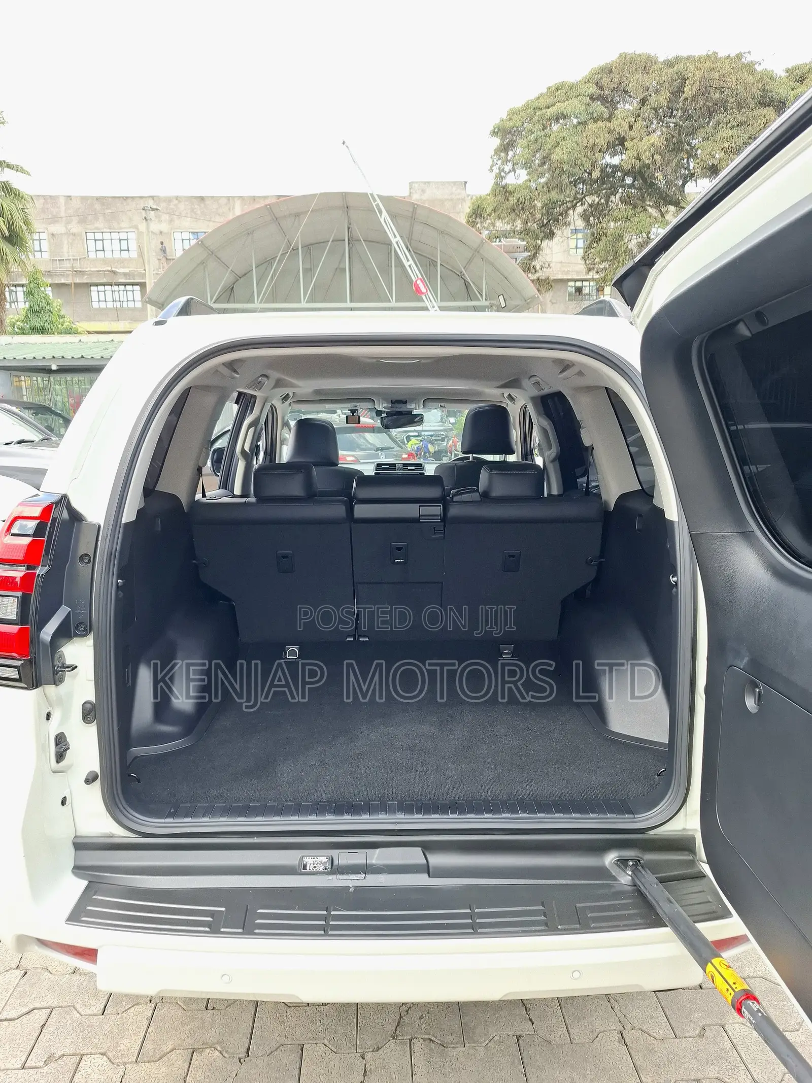 Toyota Land Cruiser Prado 2.8 2021 Pearl